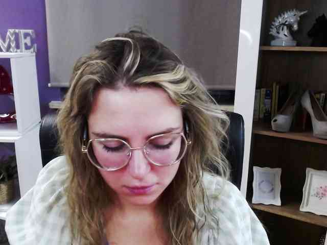 Soft-Zoey webcam