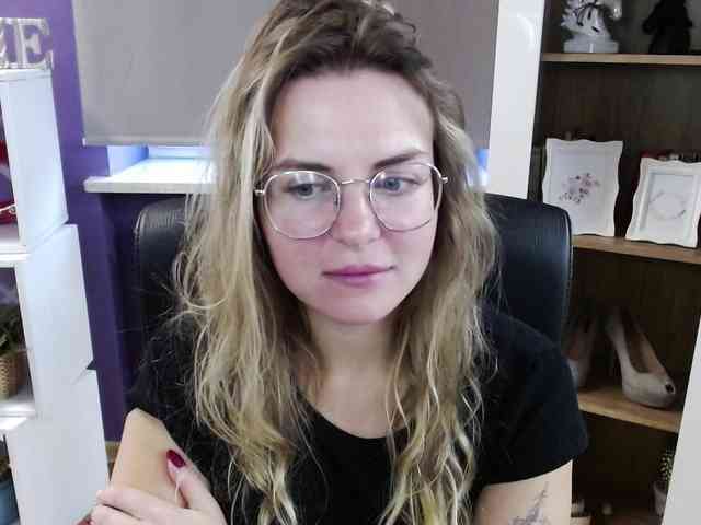 Soft-Zoey webcam
