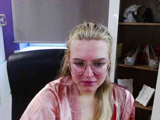 Soft-Zoey webcam
