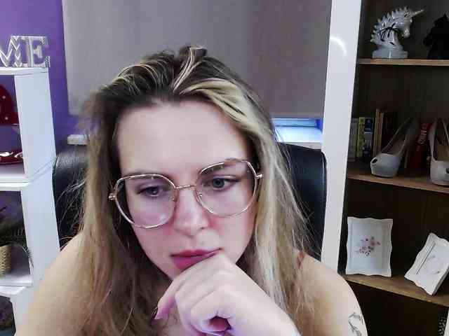 Soft-Zoey webcam