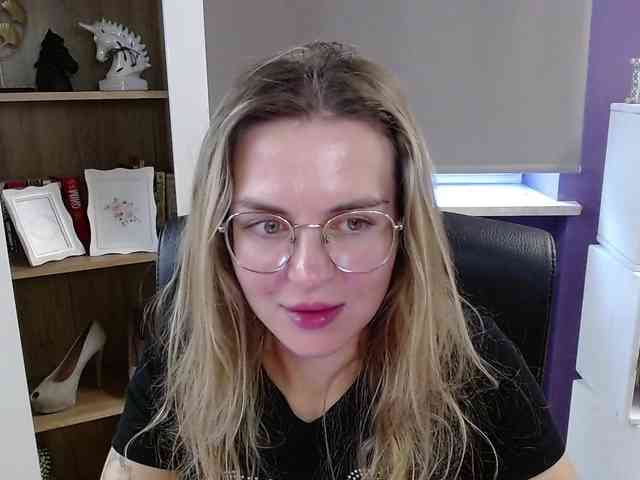 Soft-Zoey webcam