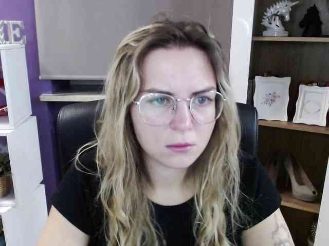 Soft-Zoey webcam