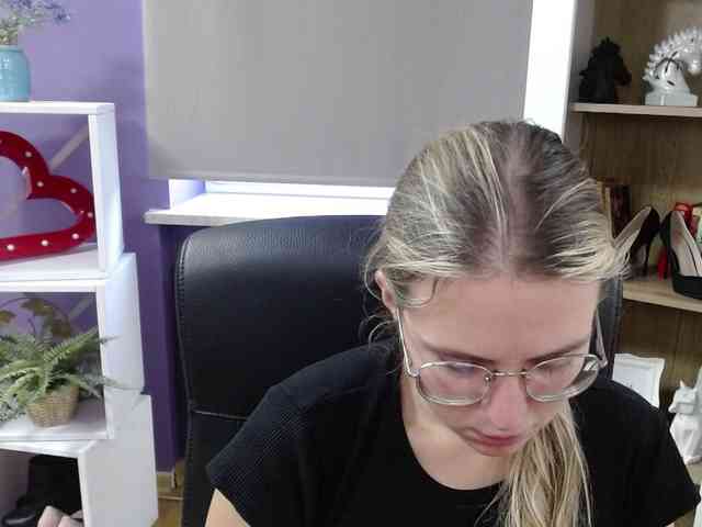 Soft-Zoey webcam