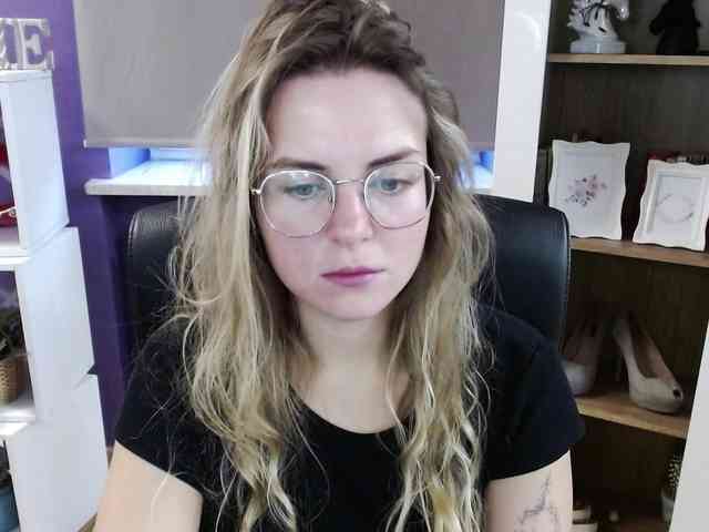 Soft-Zoey webcam