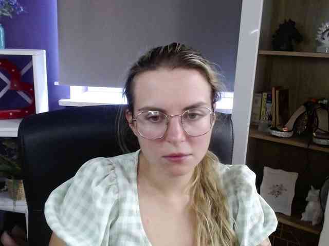 Soft-Zoey webcam