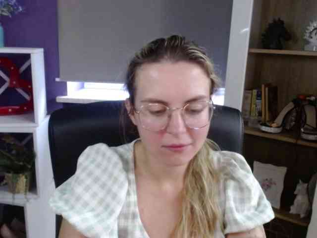 Soft-Zoey webcam