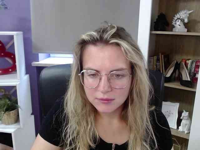 Soft-Zoey webcam