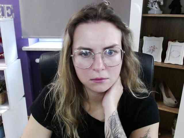Soft-Zoey webcam