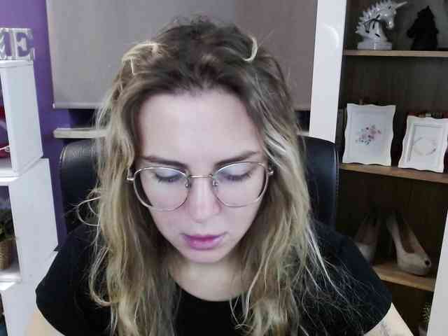 Soft-Zoey webcam