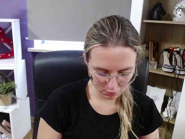 Soft-Zoey webcam
