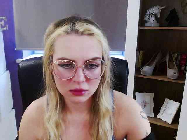 Soft-Zoey webcam