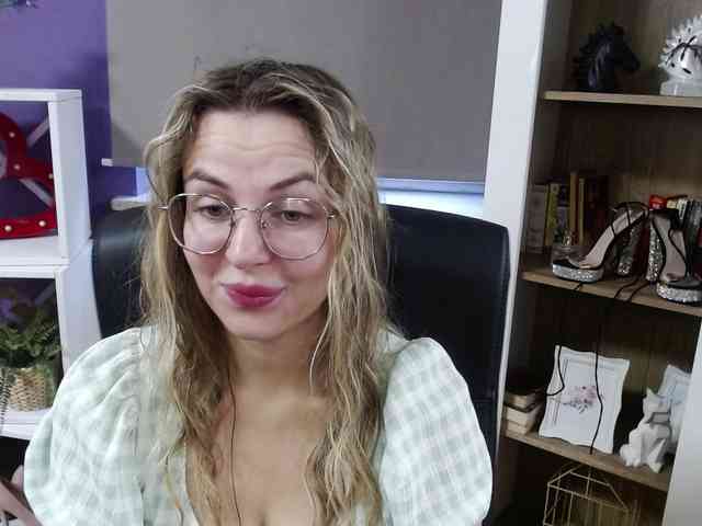 Soft-Zoey webcam