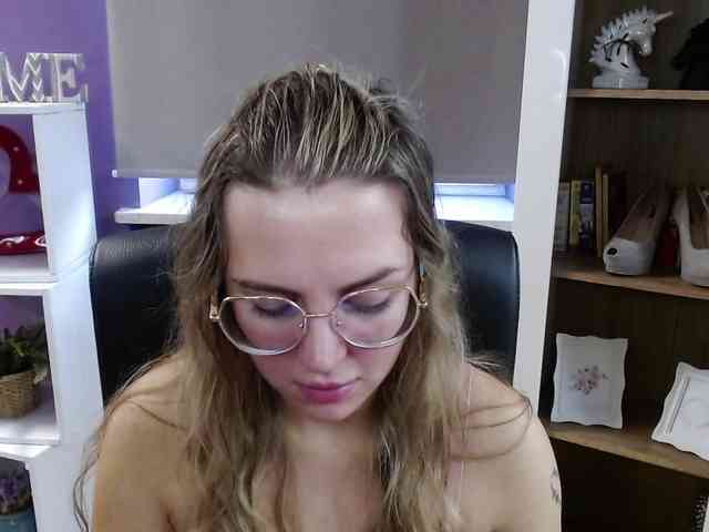 Soft-Zoey webcam
