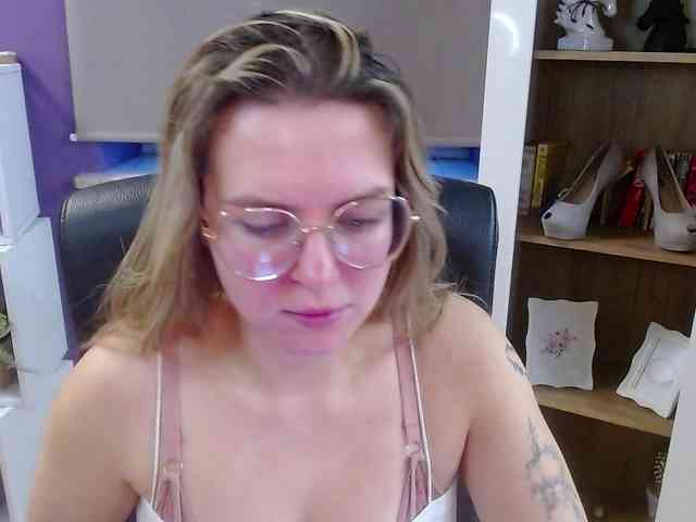 Soft-Zoey webcam