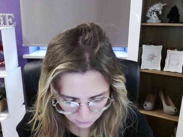 Soft-Zoey webcam