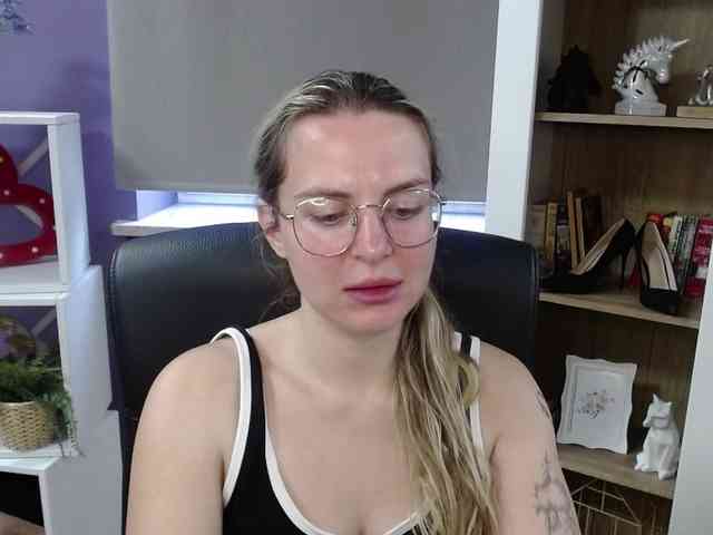 Soft-Zoey webcam