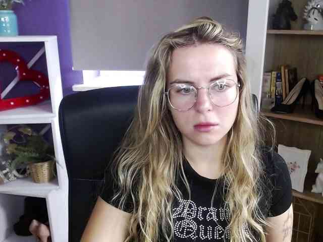 Soft-Zoey webcam