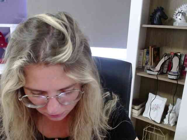 Soft-Zoey webcam