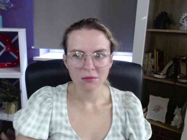 Soft-Zoey webcam