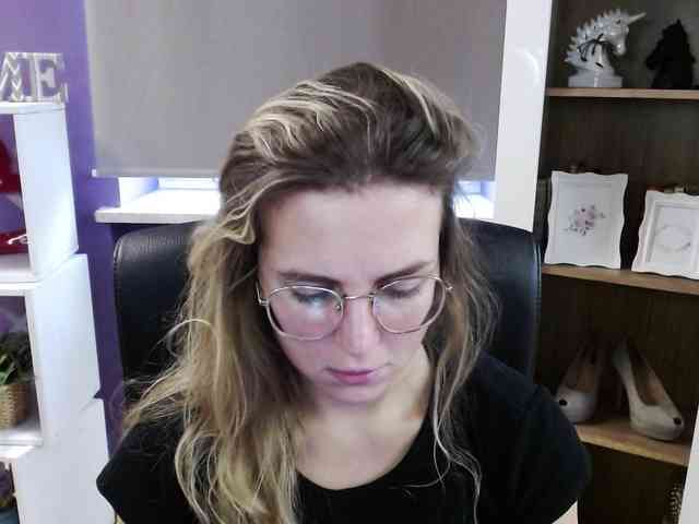 Soft-Zoey webcam