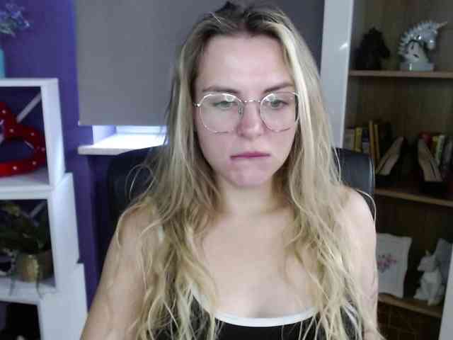 Soft-Zoey webcam