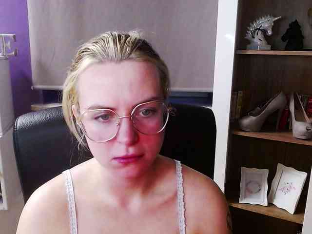 Soft-Zoey webcam