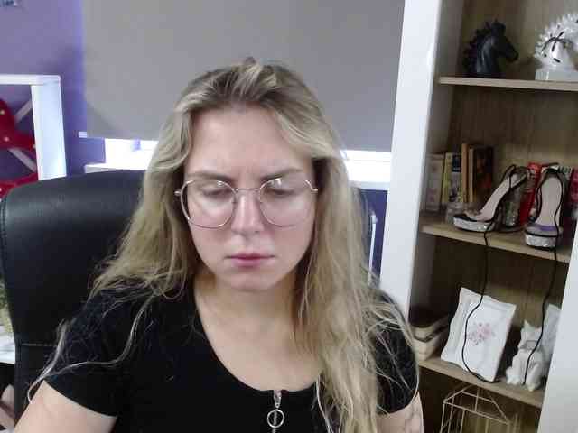 Soft-Zoey webcam