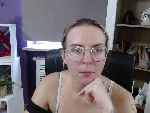 Soft-Zoey webcam