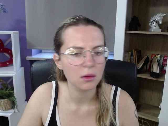 Soft-Zoey webcam