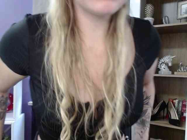 Soft-Zoey webcam