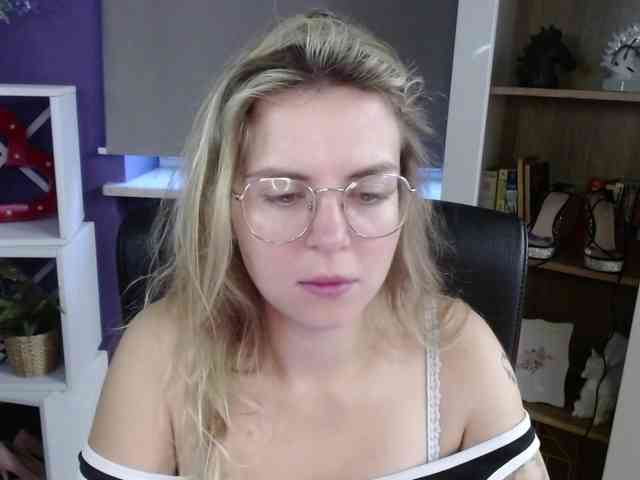 Soft-Zoey webcam