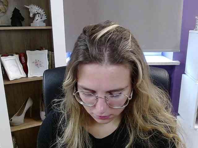 Soft-Zoey webcam