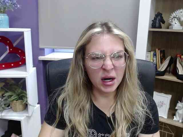 Soft-Zoey webcam