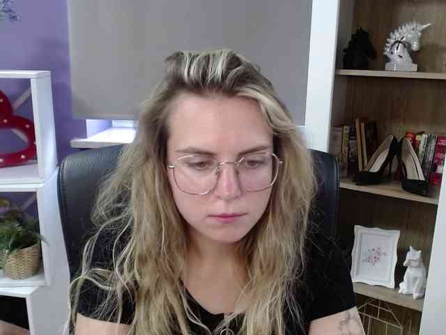 Soft-Zoey webcam