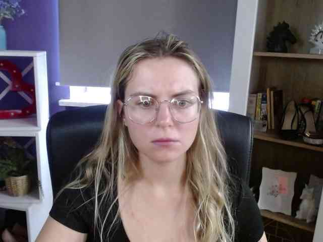 Soft-Zoey webcam