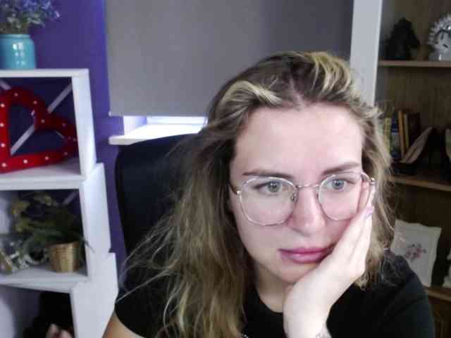 Soft-Zoey webcam