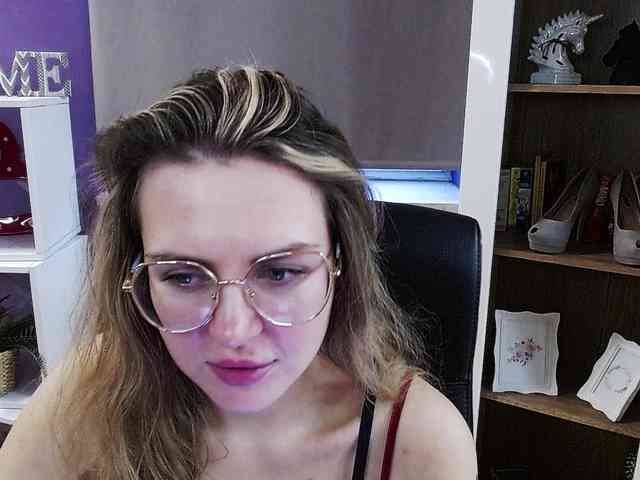 Soft-Zoey webcam
