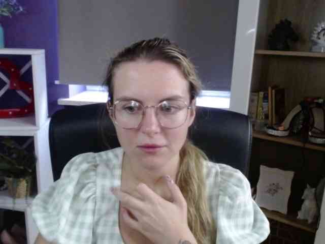 Soft-Zoey webcam