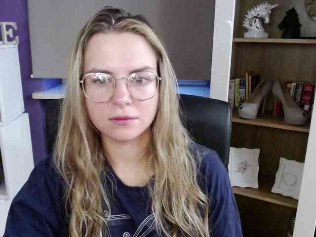 Soft-Zoey webcam