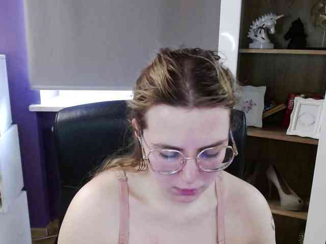 Soft-Zoey webcam