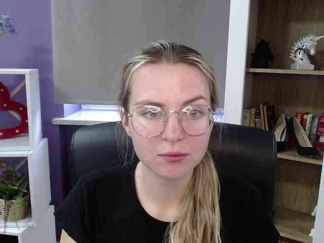 Soft-Zoey webcam