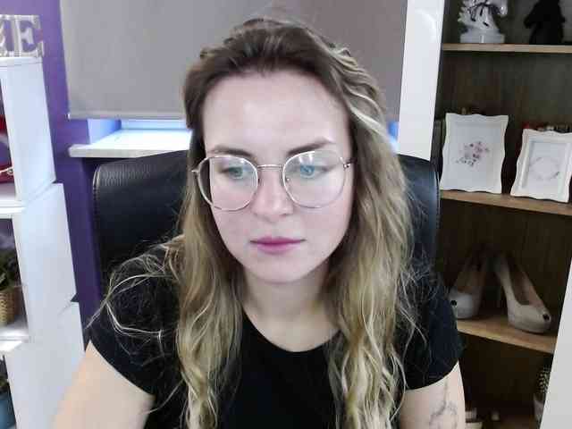 Soft-Zoey webcam