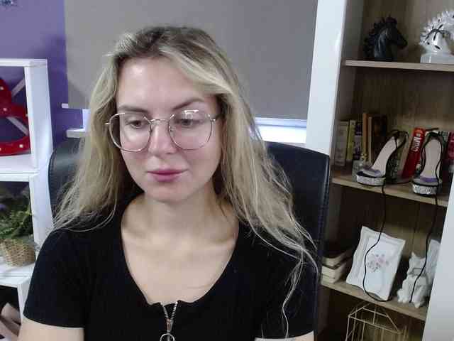 Soft-Zoey webcam