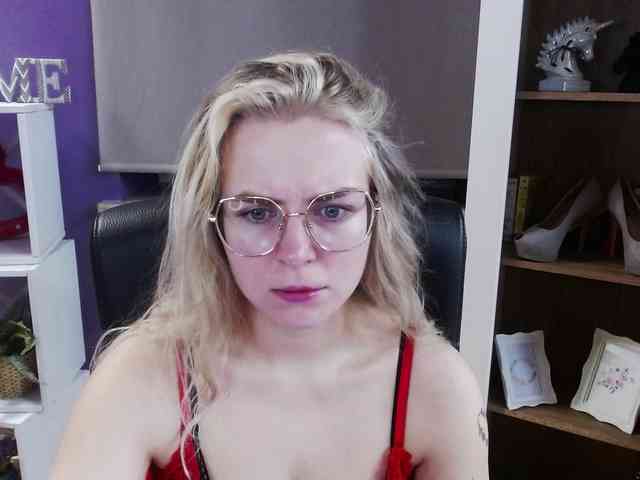 Soft-Zoey webcam