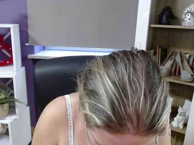 Soft-Zoey webcam