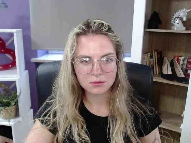 Soft-Zoey webcam