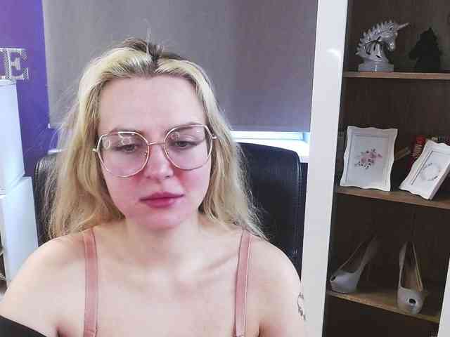 Soft-Zoey webcam