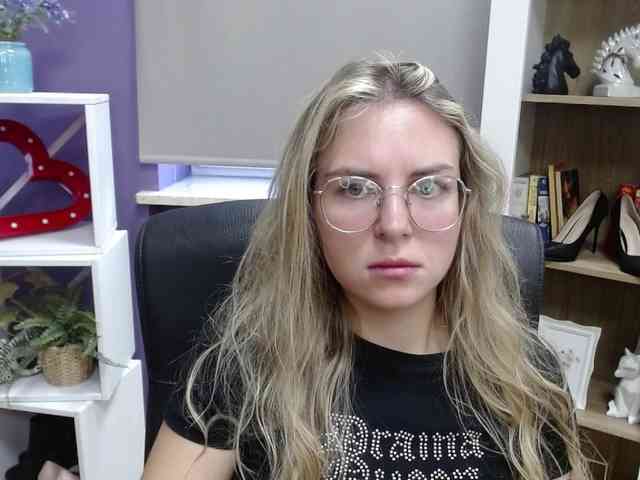 Soft-Zoey webcam
