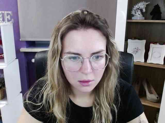 Soft-Zoey webcam