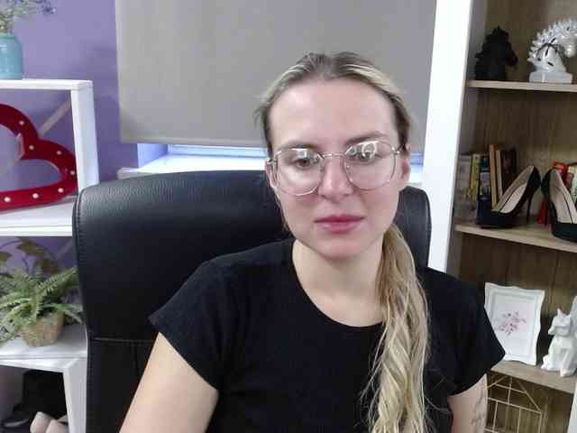 Soft-Zoey webcam